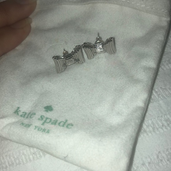 Kate Spade earrings - silver bows - Picture 1 of 2